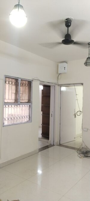 Room in 3 BHK Builder Floor at Sarita Vihar – for Rent