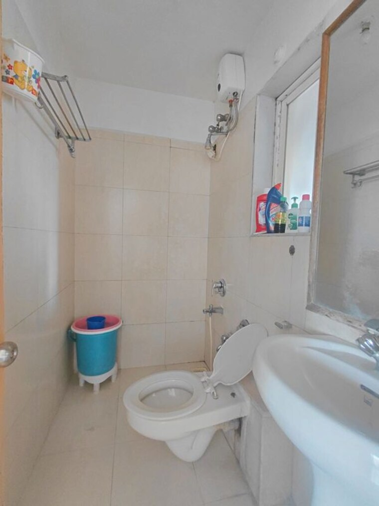 Bathroom, v-v-a-vision-avarsekar-heights 2 Bedroom 1000 Sq.Ft. Apartment In Worli Mumbai 10522774