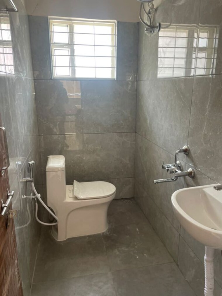 Bathroom, bommanahalli 1 Bedroom 450 Sq.Ft. Apartment In Bommanahalli Bangalore 10522793