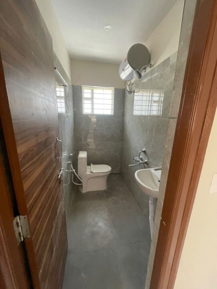 Bathroom, bommanahalli 1 Bedroom 450 Sq.Ft. Apartment In Bommanahalli Bangalore 10522793