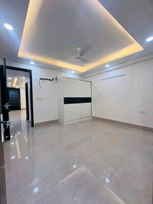Room in 3 BHK Apartment at Chattarpur – for Rent