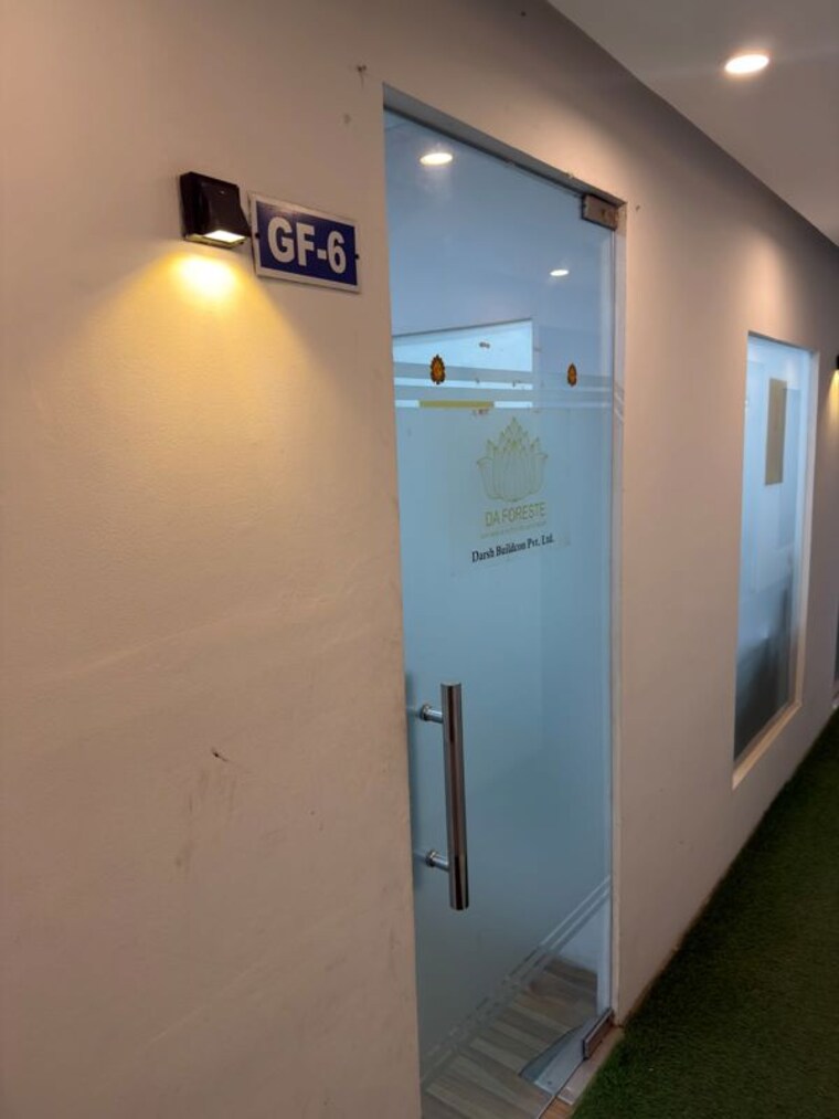 Room, sector 63 Commercial Office Space 650 Sq.Ft. In Sector 63 Noida 10522849
