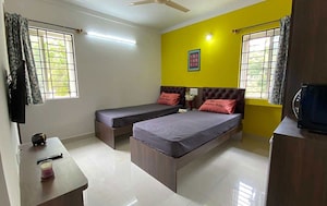 Bedroom in  Pg at Peru Baug – for Rent