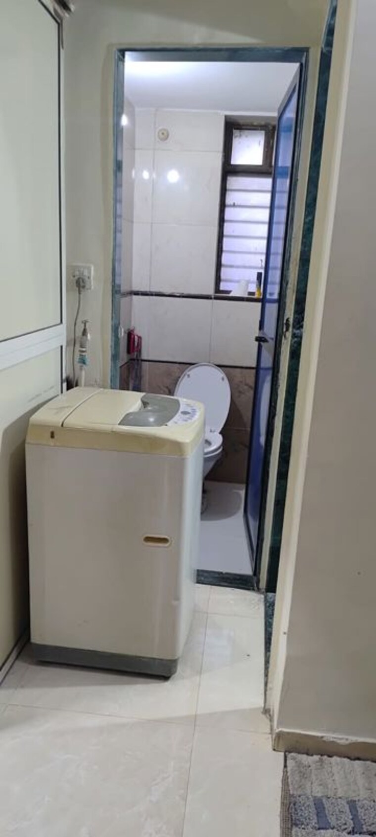 Balcony, sindhi-society 1 Bedroom 325 Sq.Ft. Apartment In Chembur Mumbai 10522884