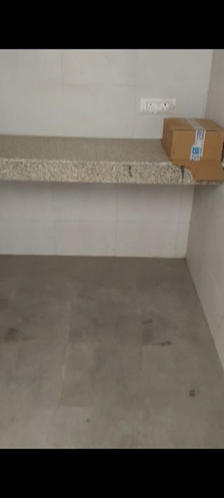 Room, sector 6 Commercial Warehouse 30000 Sq.Ft. In Sector 6 Noida 10522889