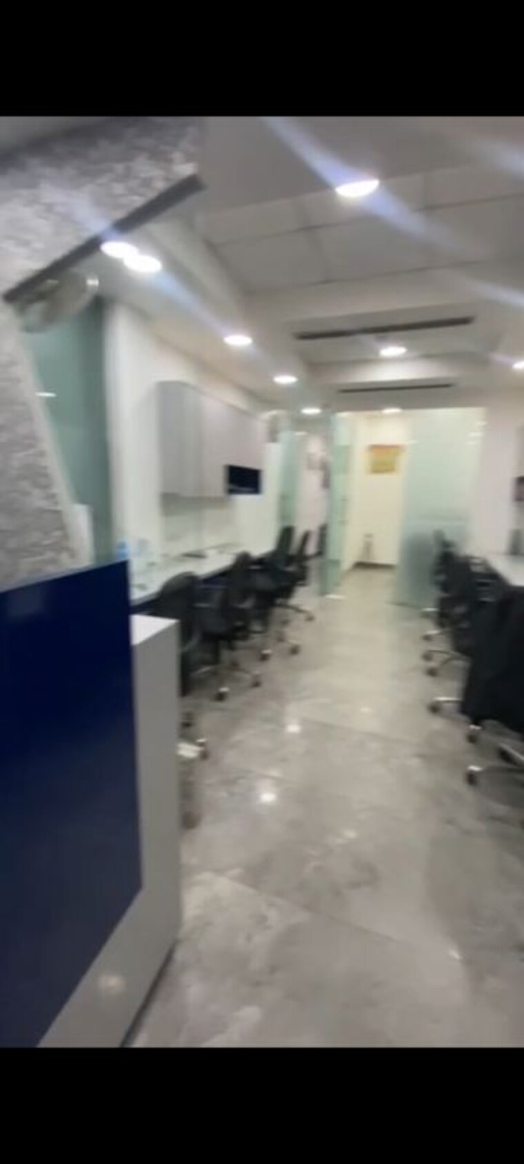  Parking, netaji subhash place Commercial Office Space 800 Sq.Ft. In Netaji Subhash Place Delhi 9807447
