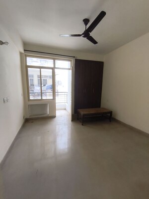 Room in 2 BHK Apartment at Ghazipur – for Rent