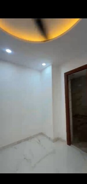 Room in 4 BHK Builder Floor at Mahavir Enclave – for Sale