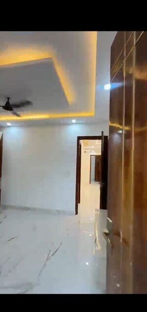 Room in 4 BHK Builder Floor at Mahavir Enclave – for Sale