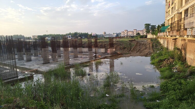 Swimming Pool, har ki pauri 2 Bedroom 780 Sq.Ft. Apartment In Har Ki Pauri Haridwar 10498781