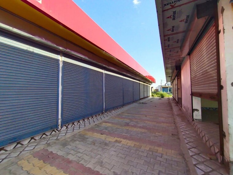  Parking, modipuram Commercial Shop 100 Sq.Ft. In Modipuram Meerut 10522977