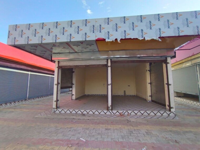 Bedroom, modipuram Commercial Shop 100 Sq.Ft. In Modipuram Meerut 10522977