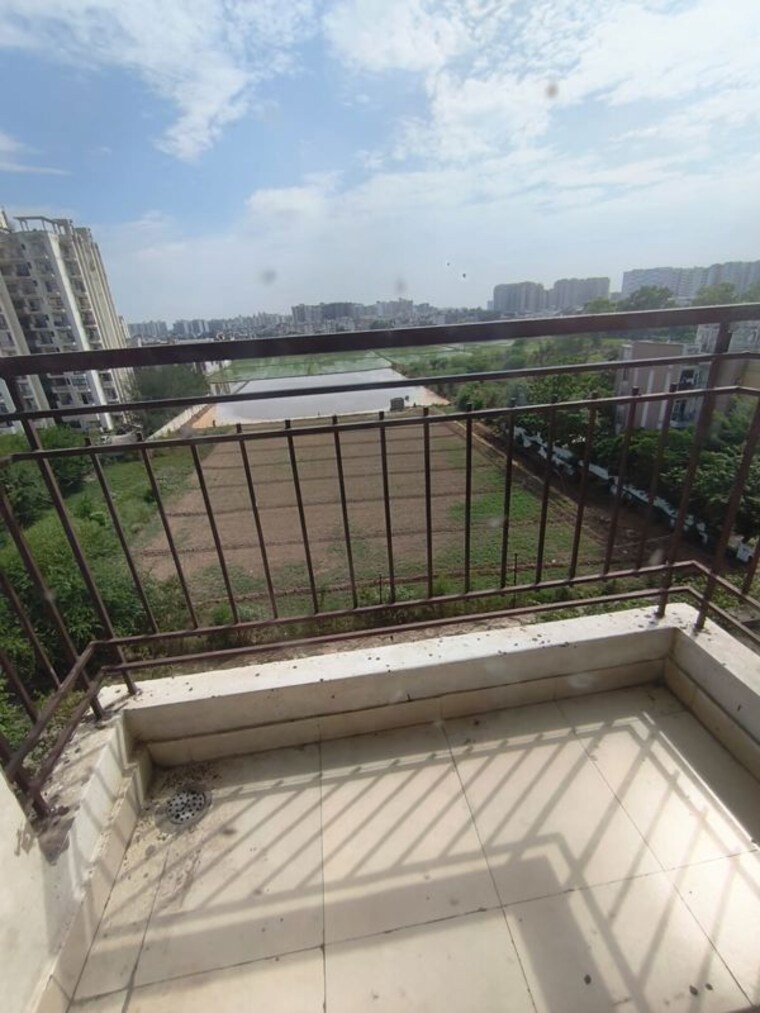 Balcony, ambala highway 2 Bedroom 1120 Sq.Ft. Apartment In Ambala Highway Zirakpur 10522987