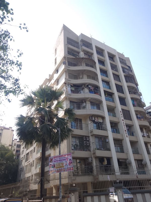 2 BHK 975 Sq.Ft. Apartment in Raj Maximus