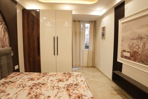  Pg For Rent in Peru Baug