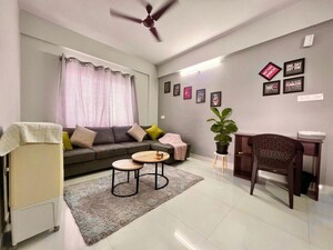 Living Room in  Pg at Peru Baug – for Rent