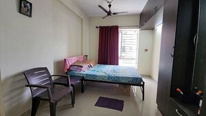  Pg For Rent in Peru Baug
