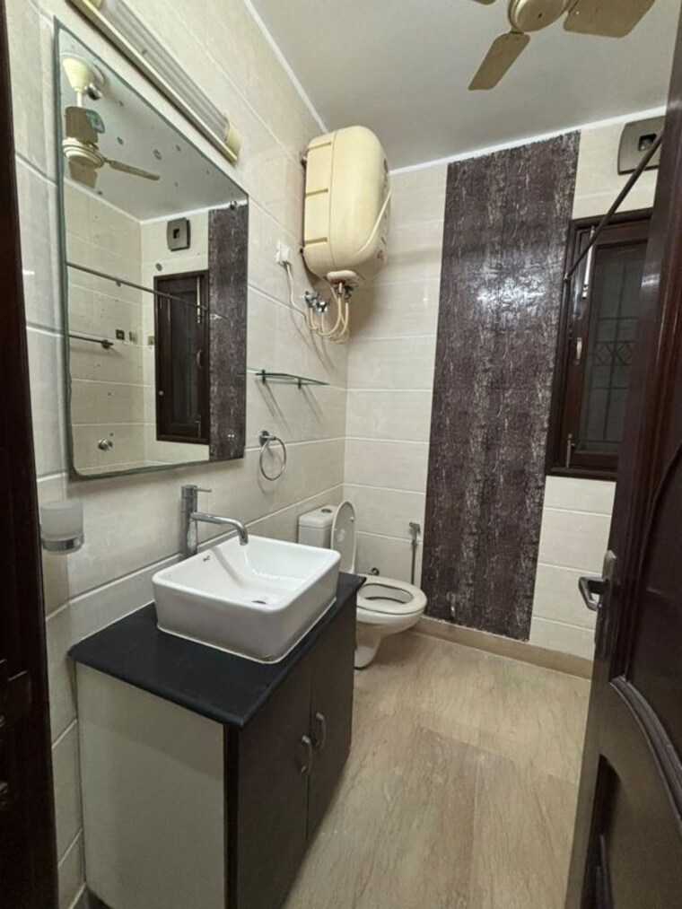 Kitchen, shivalik colony 3 Bedroom 1500 Sq.Ft. Builder Floor In Shivalik Colony Delhi 10523183