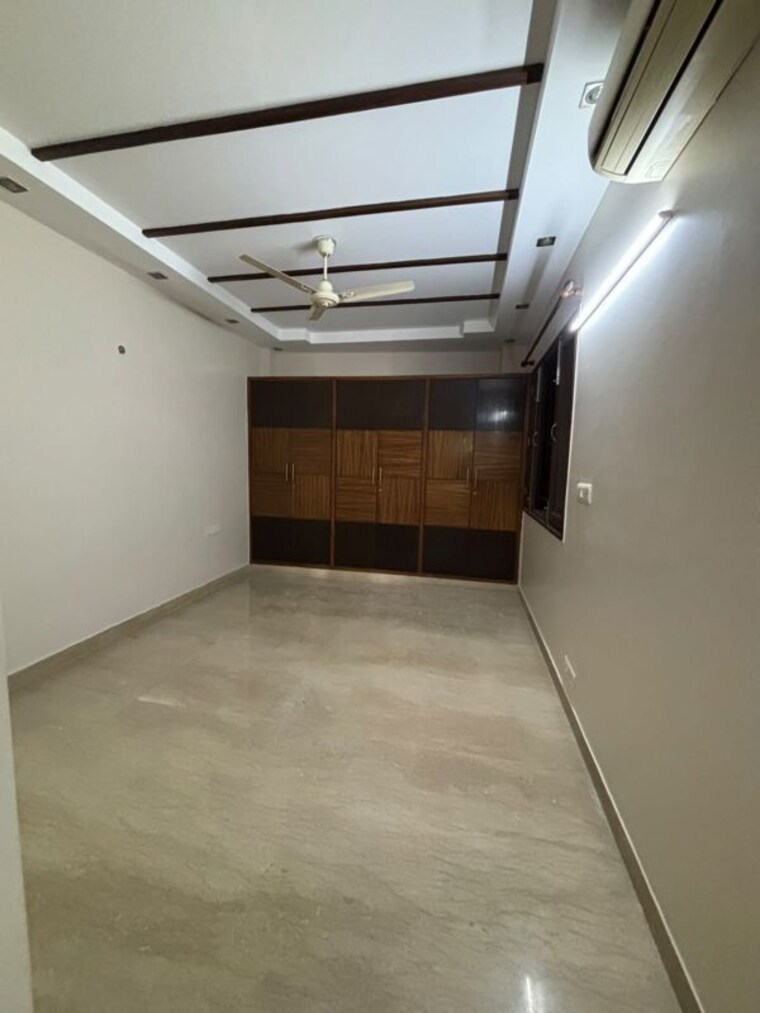 Room, shivalik colony 3 Bedroom 1500 Sq.Ft. Builder Floor In Shivalik Colony Delhi 10523183