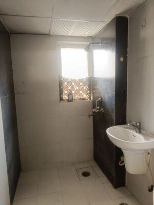 Bathroom in 2.5 BHK Apartment at Jm Orchid, Sector 76 – for Rent