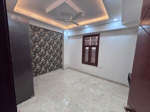 Room in 2.5 BHK Builder Floor at RWA Apartments Sector 47, Sector 47 – for Rent