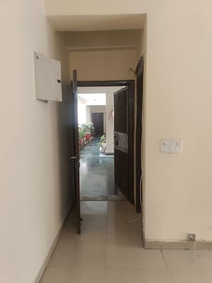 3 BHK Apartment – Entrance View at Noida Central - for Rent