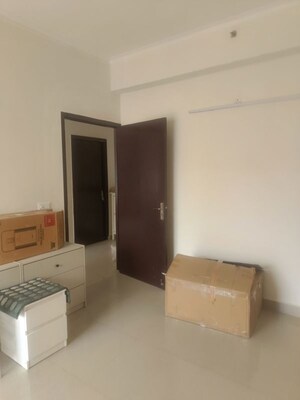 Living Room in 3 BHK Apartment at Noida Central – for Rent