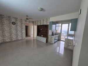 2 BHK Apartment For Rent in Bedarwals Sixty Three Golf Drive, Sector 63