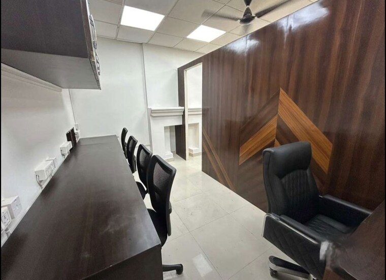 Team Area, hazratganj Commercial Office Space 425 Sq.Ft. In Hazratganj Lucknow 10523313
