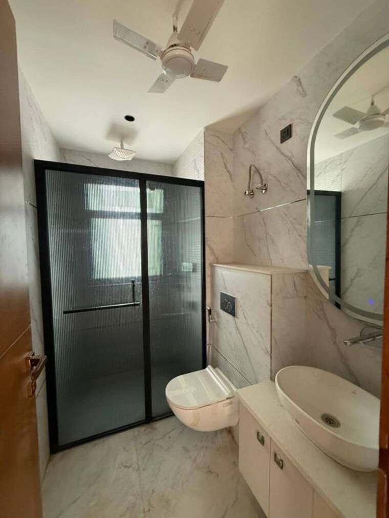 Bathroom, ireo-victory-valley 3 Bedroom 2550 Sq.Ft. Apartment In Sector 67 Gurgaon 10523388