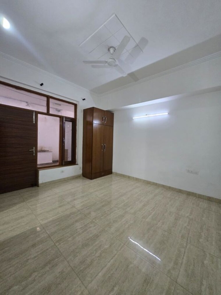 Room, raebareli road 2.5 Bedroom 1550 Sq.Ft. Apartment In Raebareli Road Lucknow 10523407