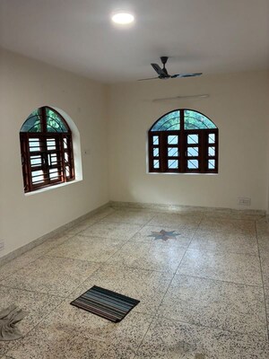 2 BHK Builder Floor For Rent in Naraina