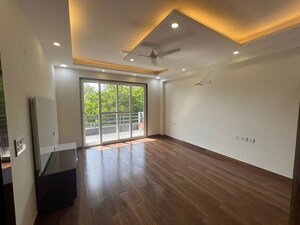 Room in 3 BHK Builder Floor at Sector 23 – for Rent