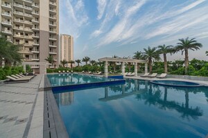 Swimming Pool in 4 BHK Apartment at DLF The Ultima, Sector 81 – for Sale