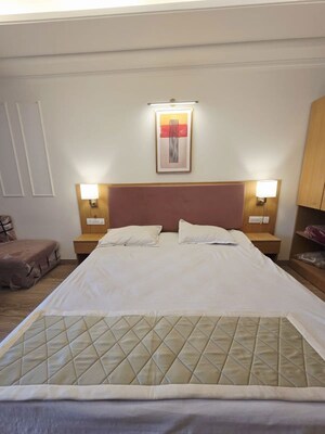 Bedroom in Studio Builder Floor at Sector 32 – for Rent