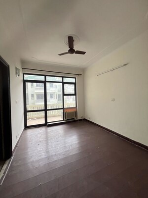 Room in 2 BHK Builder Floor at Sector 23 – for Rent