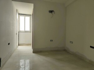 Room in 4 BHK Builder Floor at Sector 23 – for Rent