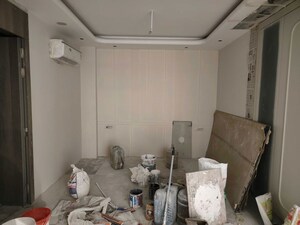 Bedroom in 4 BHK Builder Floor at Sector 22 – for Rent
