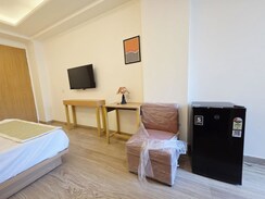 StudioBuilder Floor For Rent in Sector 52