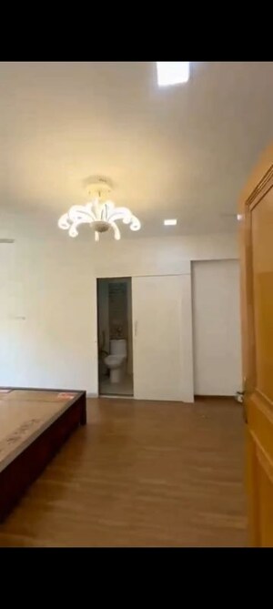 Room in 3 BHK Apartment at Juhu Scheme, Juhu – for Rent