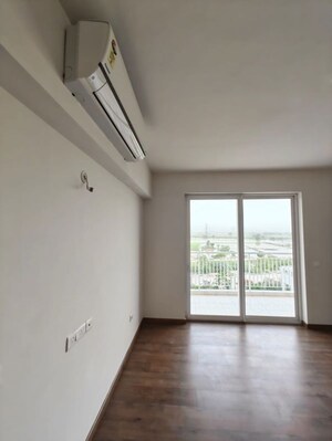 Room in 3 BHK Apartment at Godrej Nest, Sector 150 – for Rent