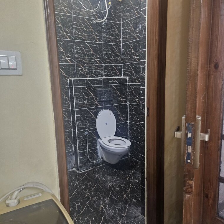 Bathroom, silver-city-extention 4 Bedroom 1916 Sq.Ft. Apartment In Vip Road Zirakpur 10523596