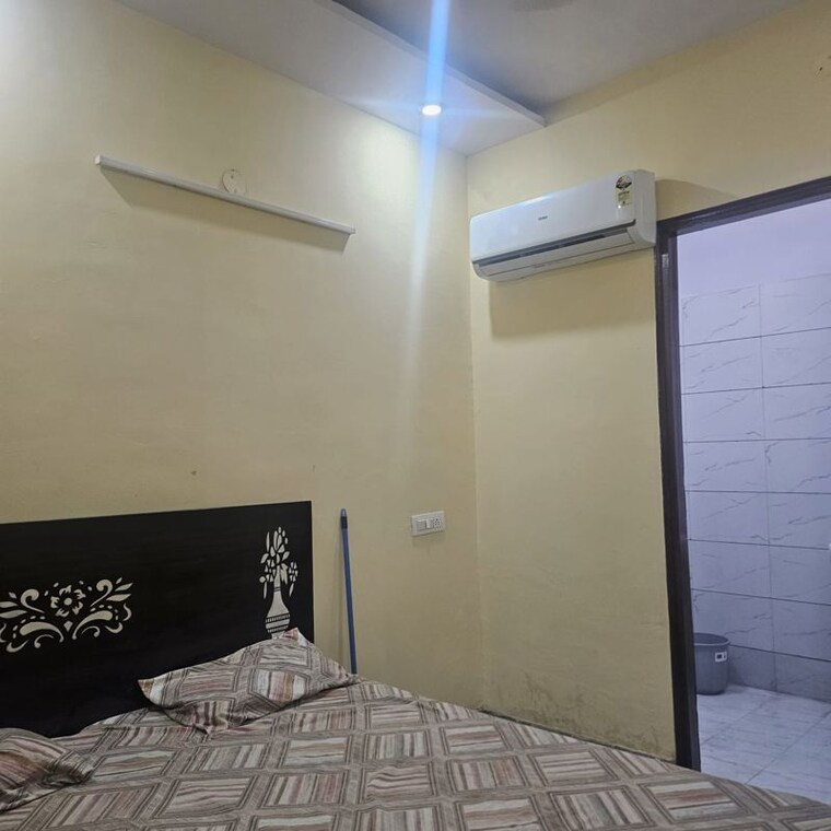 Bedroom, silver-city-extention 4 Bedroom 1916 Sq.Ft. Apartment In Vip Road Zirakpur 10523596