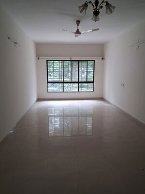 Room in 3 BHK Apartment at Kumar Presidency, Koregaon Park – for Sale