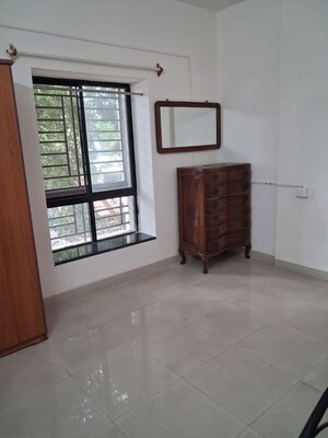 Room in 3 BHK Apartment at Kumar Presidency, Koregaon Park – for Sale