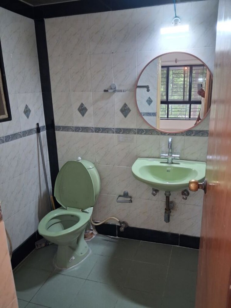 Bathroom, kumar-presidency 3 Bedroom 1650 Sq.Ft. Apartment In Koregaon Park Pune 10523597