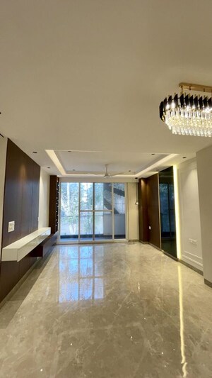 Kitchen in 3 BHK Builder Floor at Sector 22 – for Rent