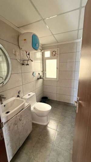 Bathroom in 1 BHK Builder Floor at Lucky The Palm Valley, Sector 1 Greater Noida – for Rent