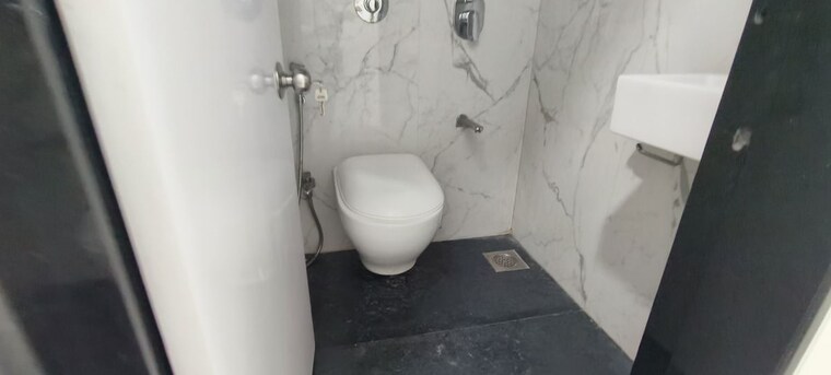 Bathroom, omkar-the-summit-business-bay Commercial Office Space 1450 Sq.Ft. In Andheri East Mumbai 10523631