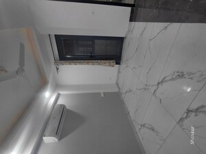 Furnished Amenities in 2 BHK Builder Floor at Janakpuri – for Rent